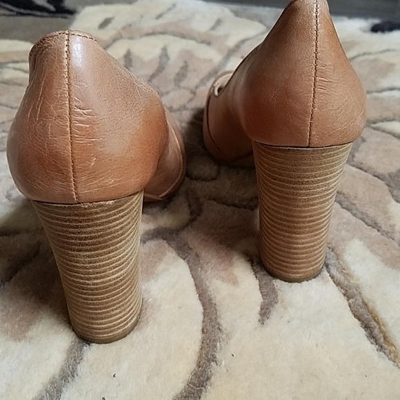 Moda Tan peeptoe stack heel. - Picture 4 of 4